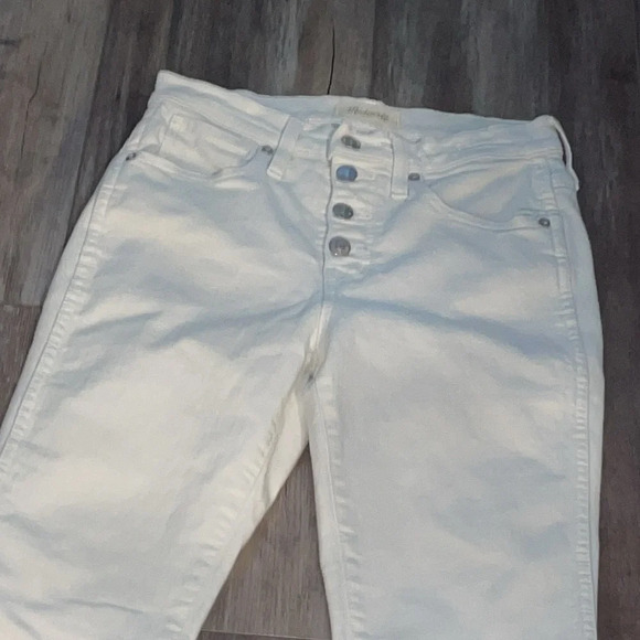 Madewell 10" High-Rise Skinny Crop Jeans in Pure White: Button-Front Edition 26 - Picture 3 of 8